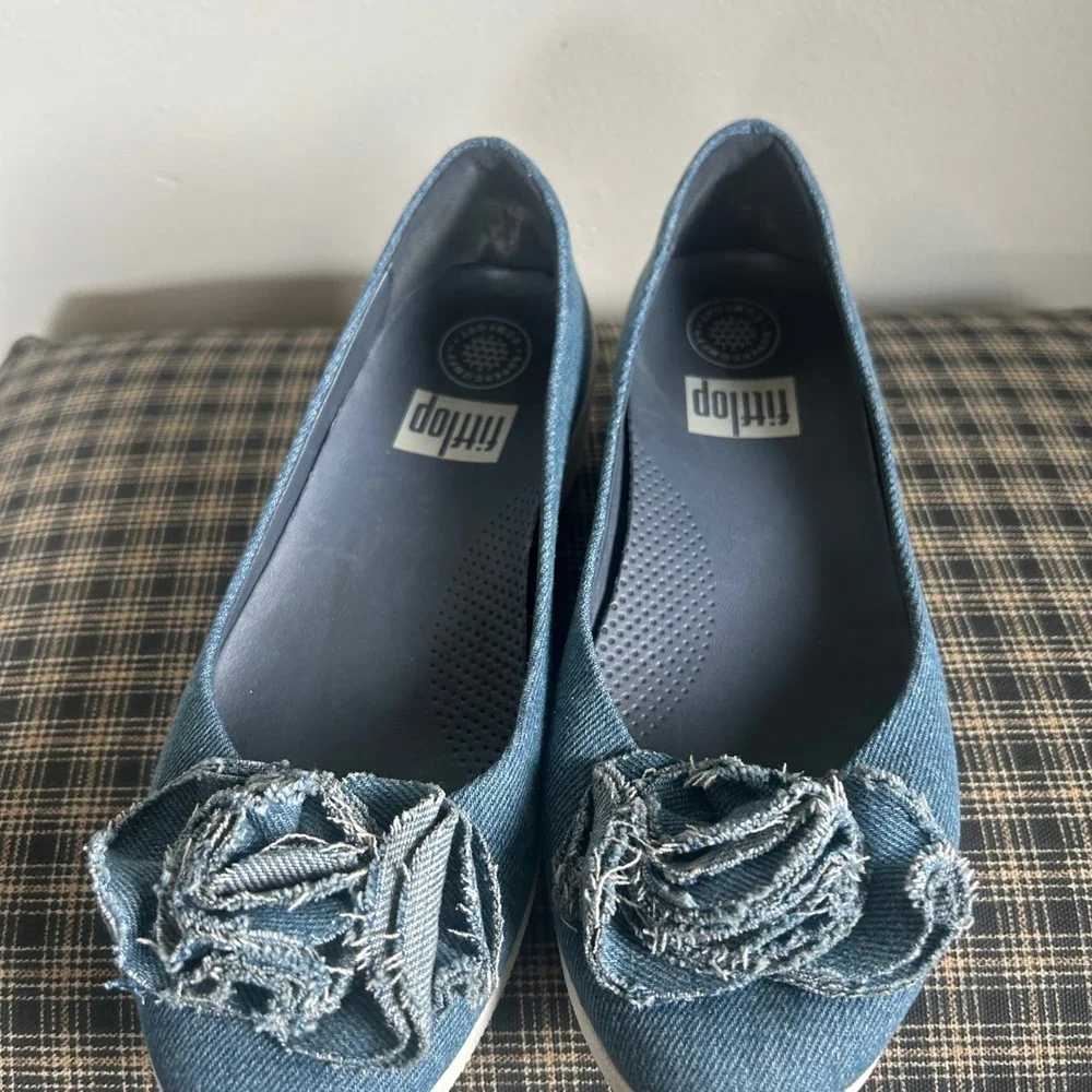 FitFlop Supercomff Frayed Flower‎ Denim Ballet Flats Size 6 Blue